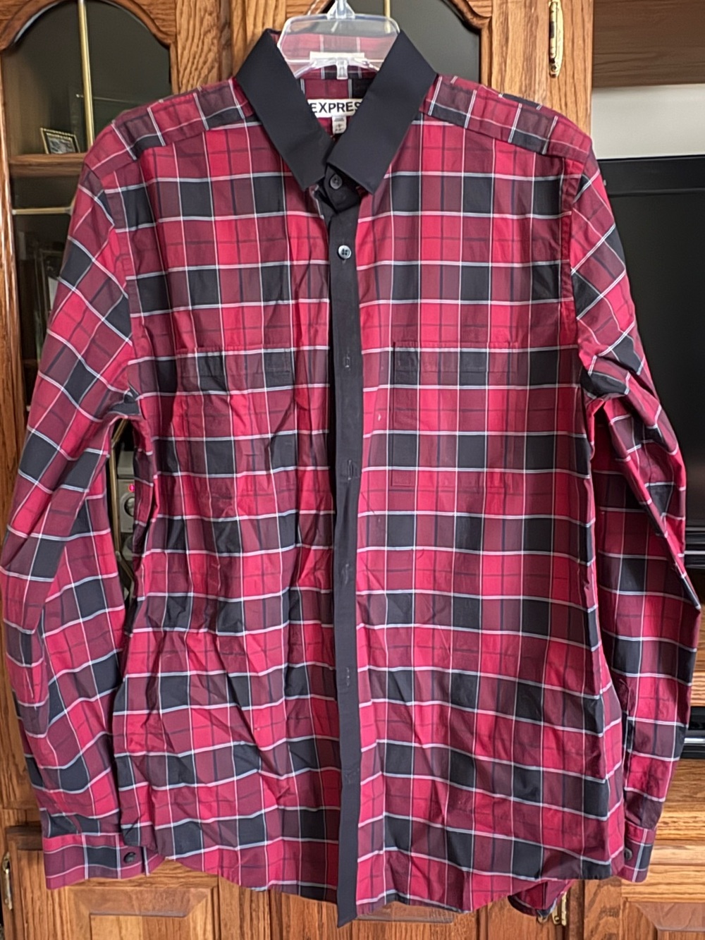Express Red and Black Plaid Lightweight button down men’s size large Shirt